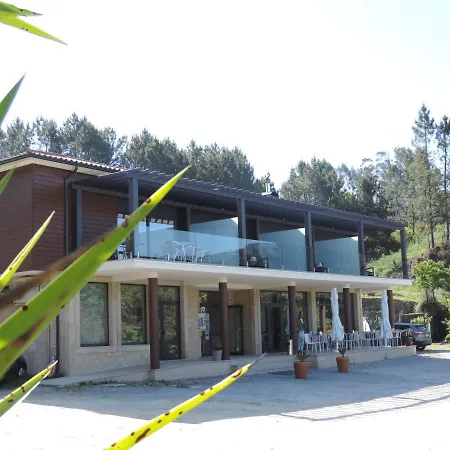 Olhares Do Lobo Фермерский дом