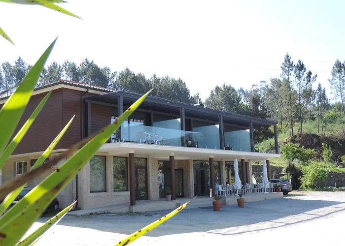 Olhares Do Lobo Фермерский дом